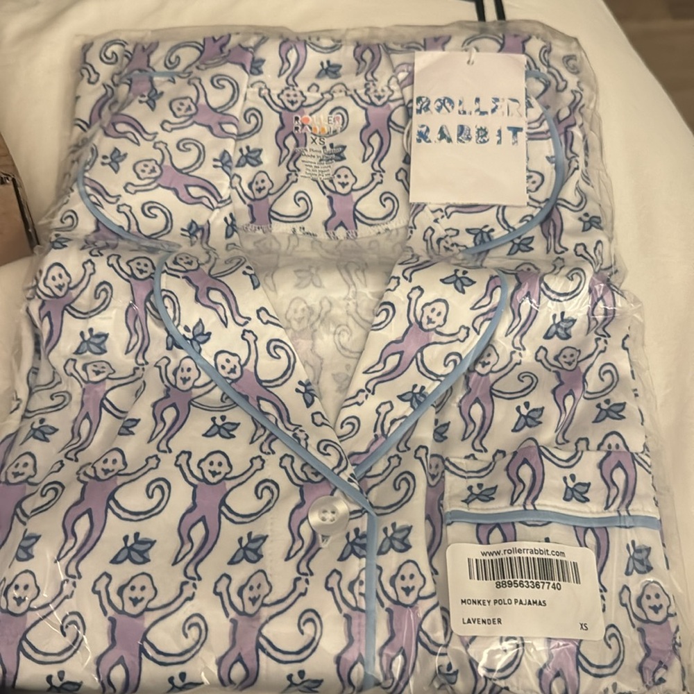 Roller Rabbit pajamas - Picture 3 of 4